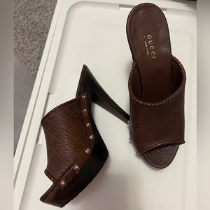 Brown suecos Gucci shoes size 7